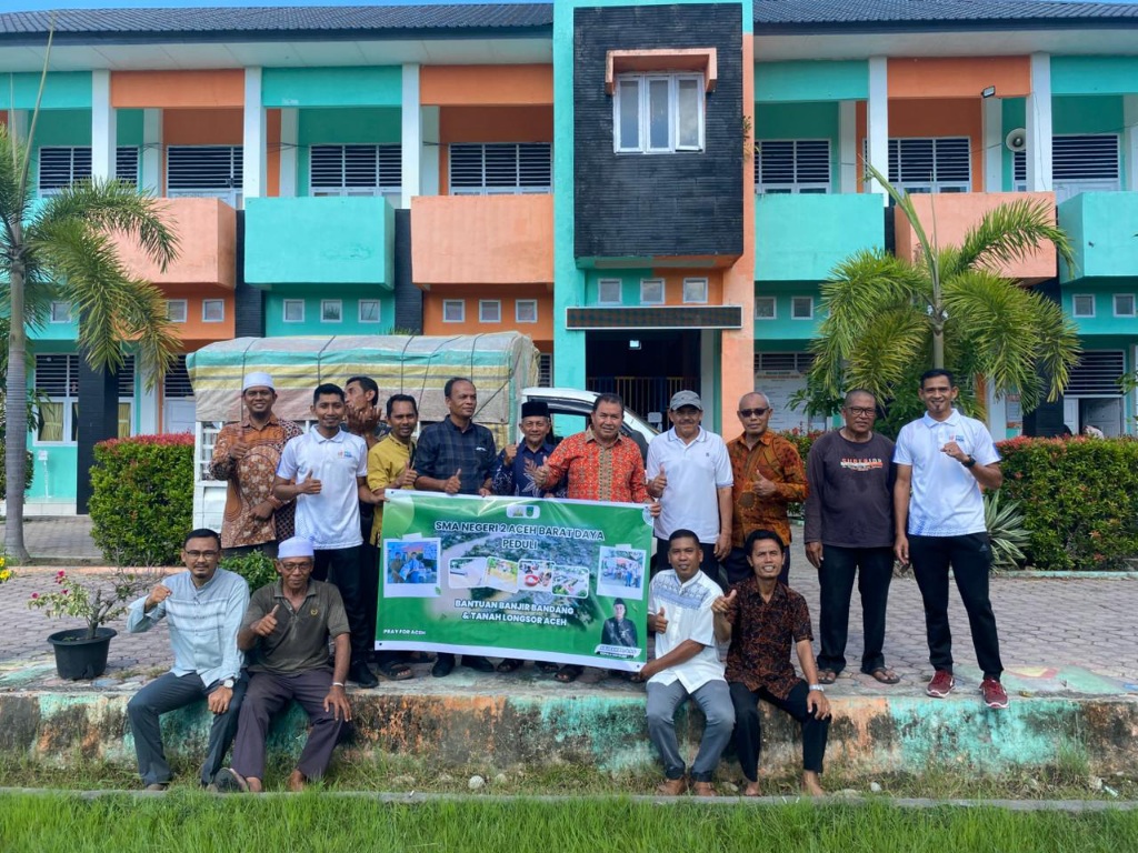 SMAN 2 Abdya Kirim Bantuan Korban Banjir dan Longsor Aceh