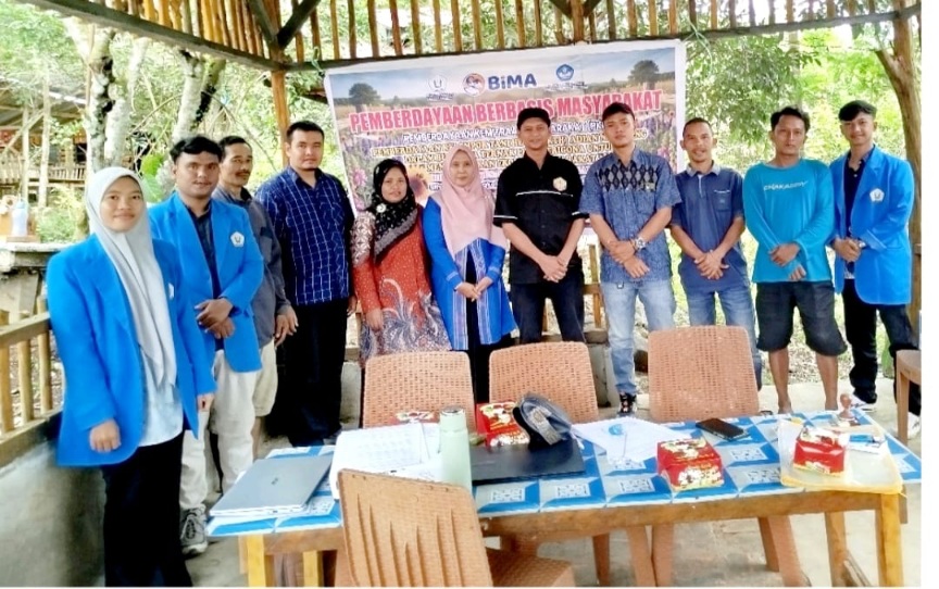 Dosen IPTS Edukasi Pengelola Budidaya Ternak Lebah Trigona Di Tapsel Tingkatkan Produksi