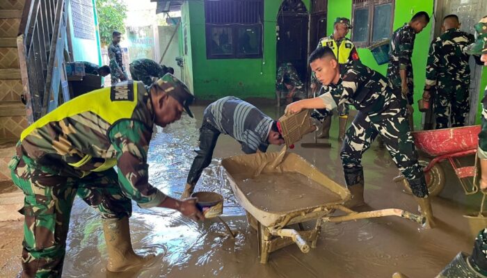 Yonif TP 857/GG Bersihkan Dayah Darul Jamil Al Zilzilah