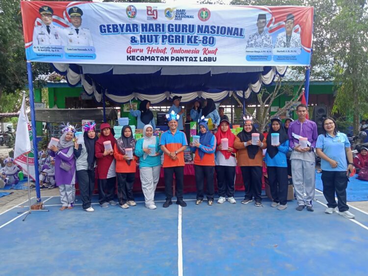 Gebyar Hari Guru Dan HUT Ke-80 PGRI Di Pantai Labu Meriah