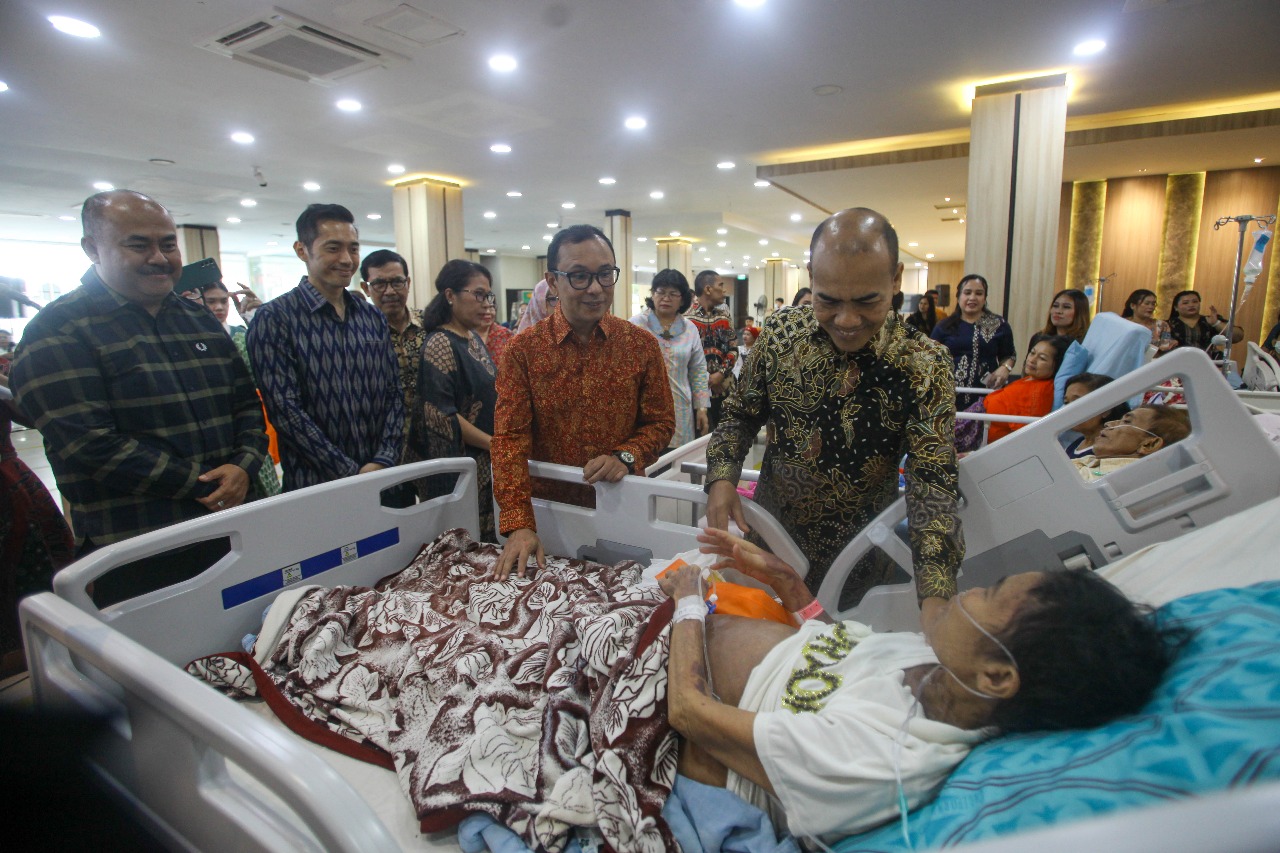 RS Adam Malik Gelar Kebaktian Dan Perayaan Natal Bersama Pasien