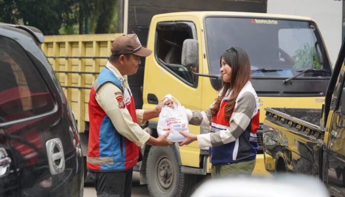 Pertamina Terus Lakukan Upaya Pemulihan, Salurkan Paket Kesehatan Untuk Garda Terdepan Penyaluran Energi