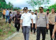 Bupati Madina Tinjau Longsor Jalan Banjar Melayu, Ribuan Warga Terisolir
