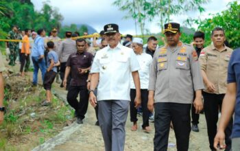 Bupati Madina Tinjau Longsor Jalan Banjar Melayu, Ribuan Warga Terisolir