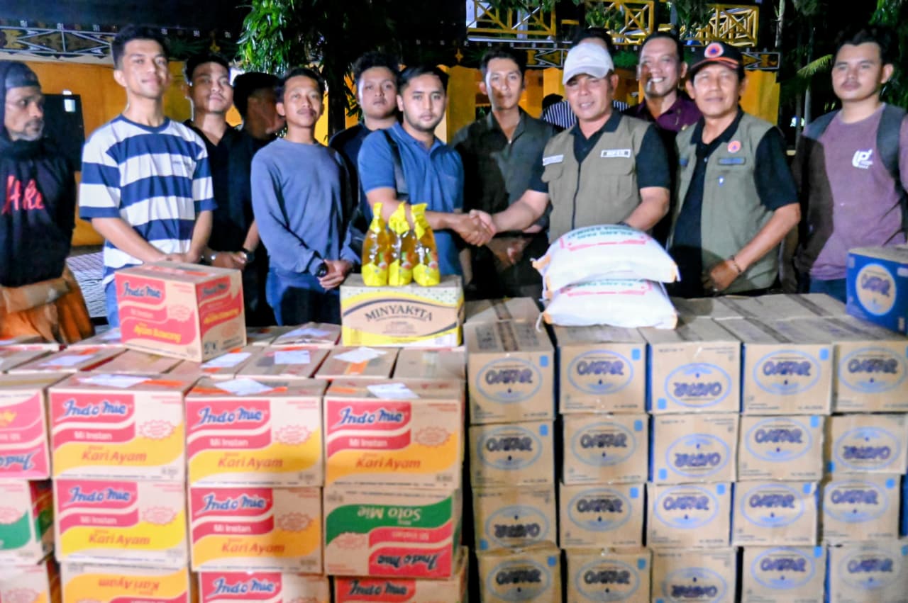 Bupati Aceh Besar Muharram Idris Salurkan Bantuan Kemanusiaan