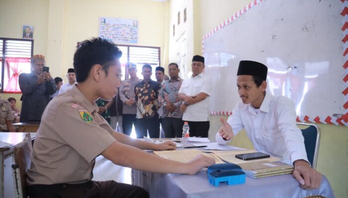 Bupati Aceh Besar Tinjau Ujian Beut Kitab Bak Sikula,