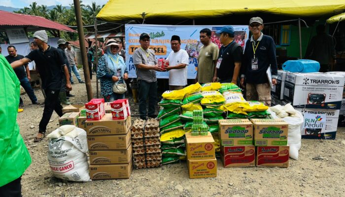 YTI Salurkan Bantuan Ke 55 KK Terdampak Banjir Di Tolang Julu Tapsel