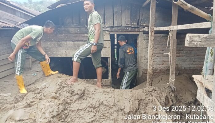 Satpol PP, WH Dan Linmas Aceh Tenggara Kerja Bakti Bantu Warga Terdampak Banjir