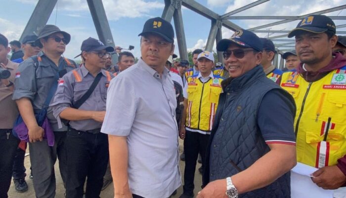 Pengerjaan Jembatan Bailey Kuta Blang Ditinjau HRD Dan Pejabat Kementerian PU