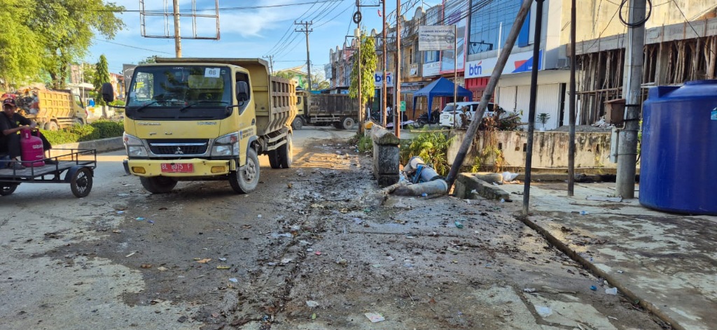 Pemko Langsa Bersihkan Sampah Pascabanjir Di Jalan-jalan