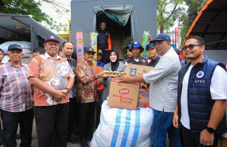 Illiza Antar Langsung Bantuan Kemanusiaan Ke Bireuen