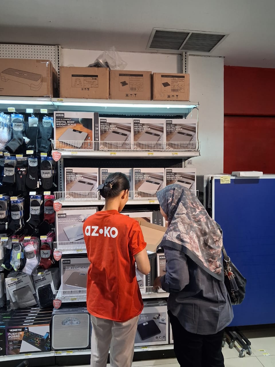 Pasca Banjir, Ridho Pilih AZKO Warnai Isi Rumah