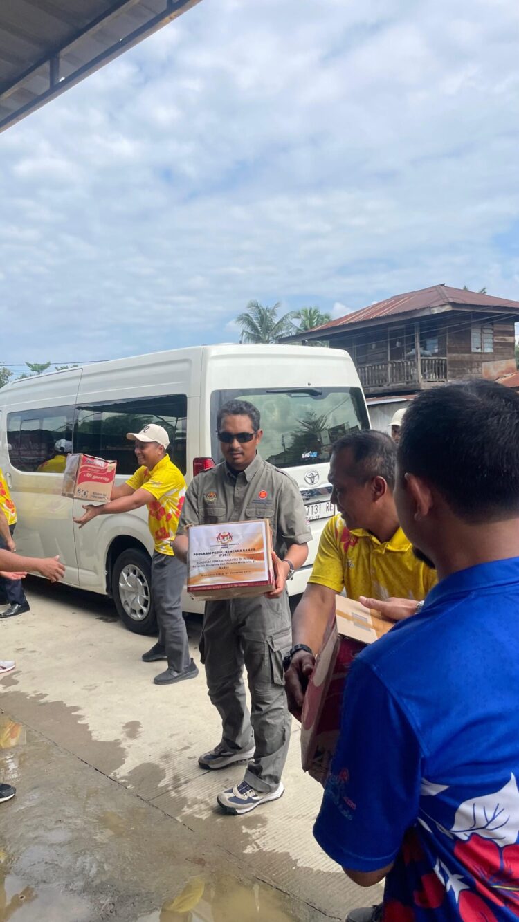 Konjen Malaysia Medan Kirim Bantuan Ke Korban Banjir Tanjung Pura
