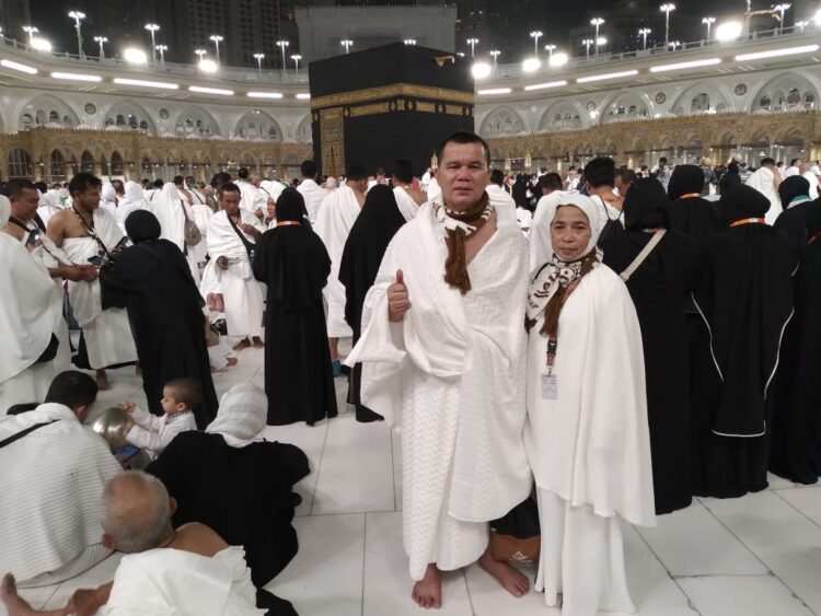 Tunaikan Umrah Bersama Istri Tercinta, Herman: Alhamdulillah Kami Sangat Bersyukur