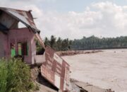 Kisah Pilu Suhendra Kehilangan Tempat Tinggal Diterjang Banjir