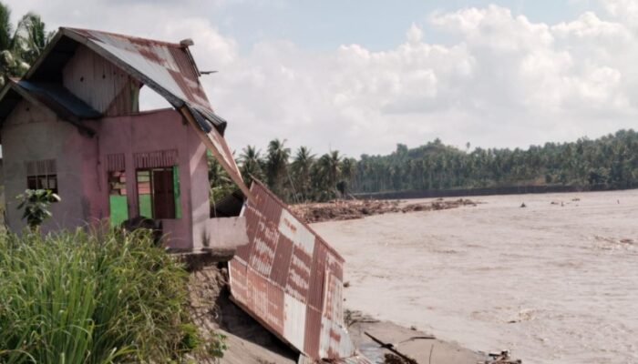Kisah Pilu Suhendra Kehilangan Tempat Tinggal Diterjang Banjir