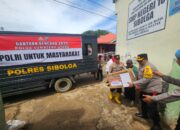 Kapolres Sibolga Salurkan Bansos Kepada Warga Terdampak Bencana