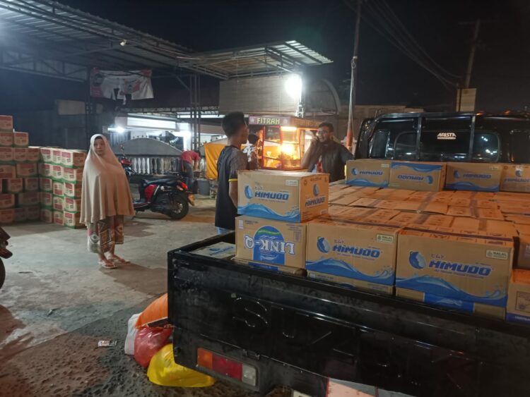 Ketua PAC PDI-Perjuangan Beringin Salurkan Bantuan Untuk Korban Banjir Aceh Tamiang