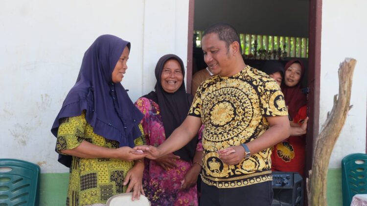 Bakhtiar Ahmad Sibarani Salurkan Tali Kasih untuk Korban Banjir Dan Longsor