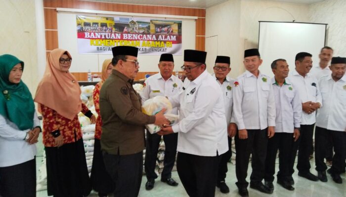 Peduli Korban Banjir Kakan Kemenag Simalungun Salurkan Bantuan Ke Langkat