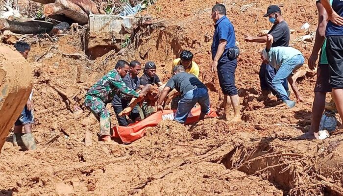 Korban Longsor Di Jalan Murai Ditemukan, BPBD Sibolga Terus Lanjutkan Pencarian