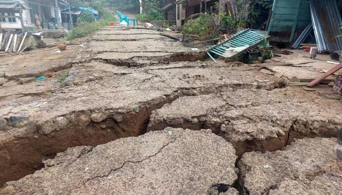 Tanah Bergerak Dan Retak-retak, 186 KK Warga Desa Tandihat, Tapsel Terpaksa Mengungsi