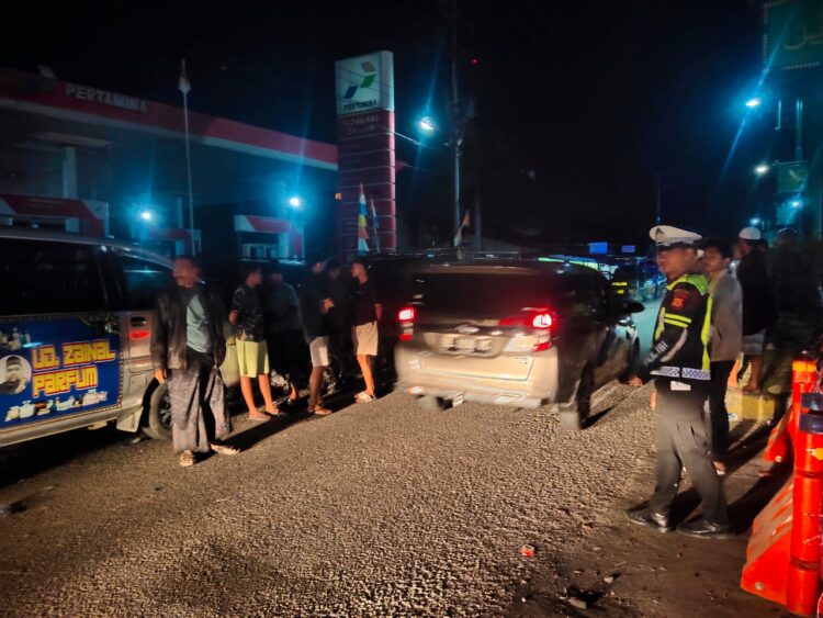 Polres Agara Patroli Malam, Pantau Situasi SPBU Dan Kendaraan Yang Antre Sejak Dini Hari