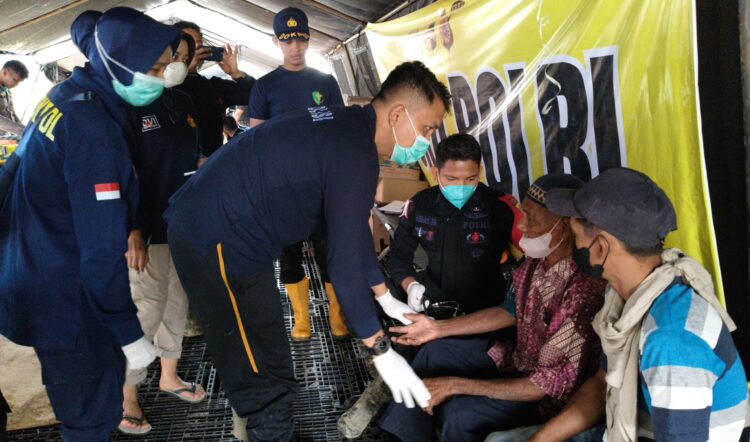 Nakes Polri Layani Kesehatan Gratis Korban Banjir Di Aceh Tamiang