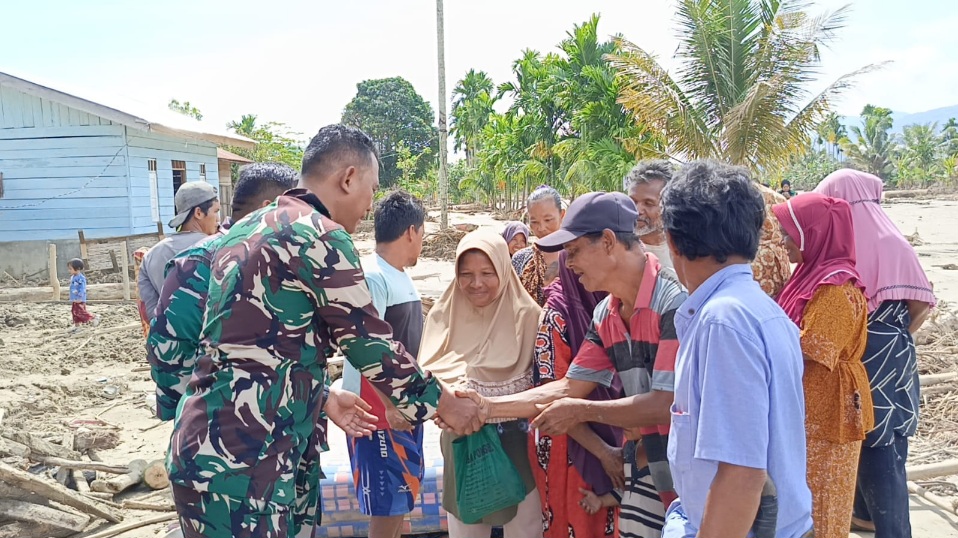 Kodim 0108/Agara Salurkan Bantuan Beras Korban Banjir