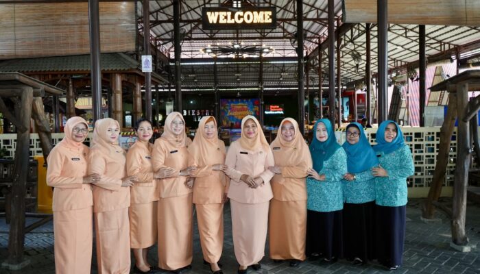 Sosialisasi Kanker Serviks Dengan Tema “Waspada Bahaya Kanker” Di Biestro Resto Berkuda