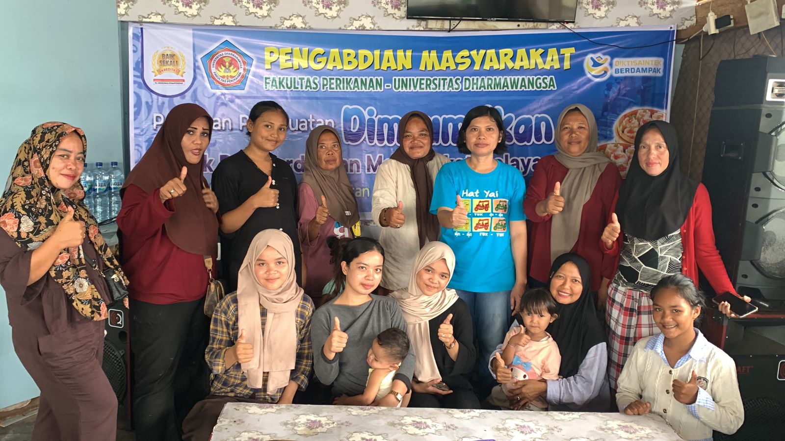 Tim PkM Undhar Latih Nelayan Bagan Deli Cara Membuat Dinsam Ikan