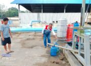 PERTAMINA PEDULI,                             PT. KPI RU II Area P.Brandan Terus Suplai Air Bersih Warga Terdampak Banjir 