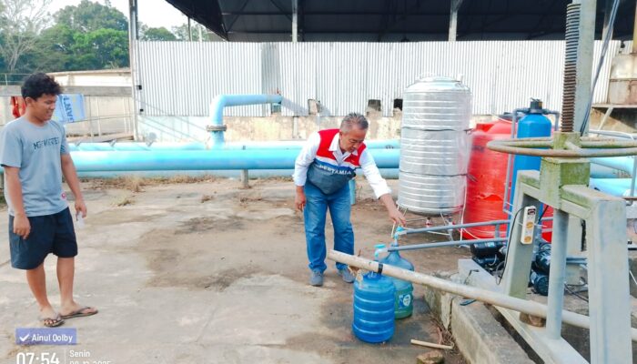 PERTAMINA PEDULI,                             PT. KPI RU II Area P.Brandan Terus Suplai Air Bersih Warga Terdampak Banjir 