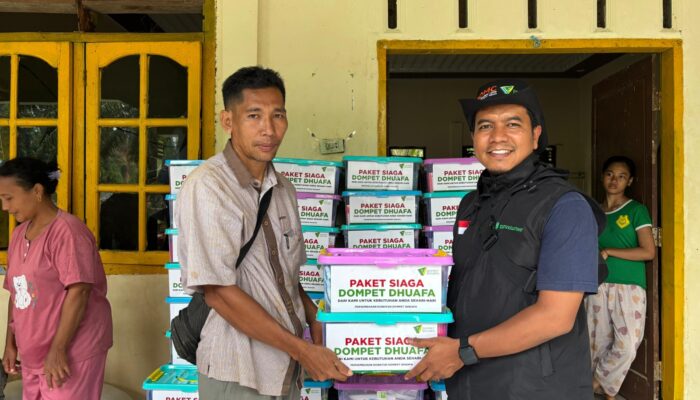 Dompet Dhuafa Salurkan 300 Paket Hygiene Kit untuk Korban Banjir di Langkat