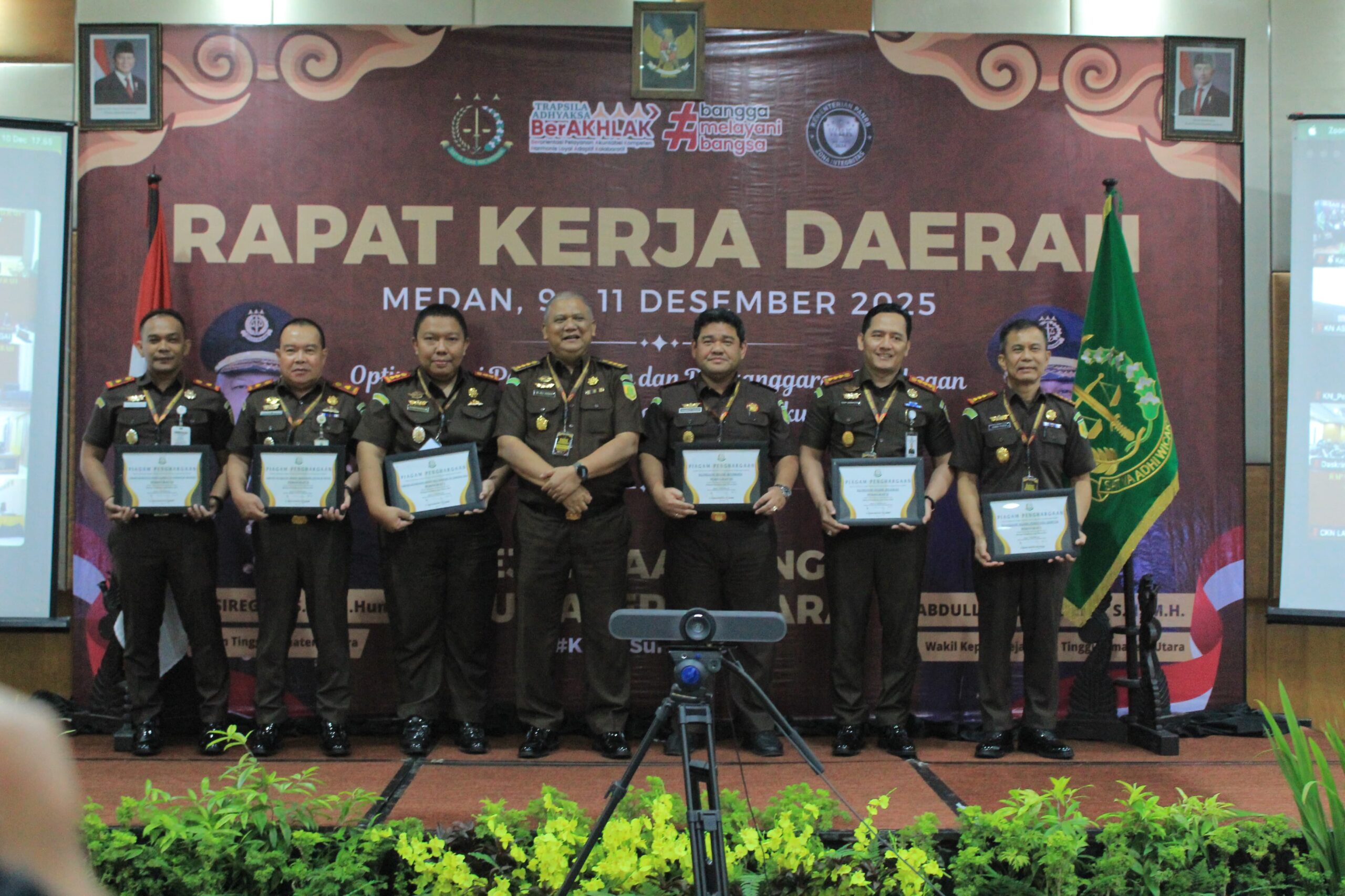 Cabjari Labuhandeli Raih 4 Penghargaan Sekaligus