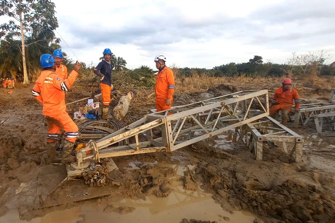 PLN Kebut Siang Malam Perbaiki Jalur Listrik Langsa-Pangkalan Brandan