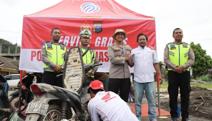 Polres Tapteng Berikan Layanan Servis Motor Gratis Untuk Korban Banjir