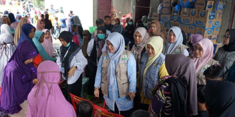 Ketua Staf Ahli TP PKK Aceh Pastikan Pelayanan Dan Ketersediaan Kebutuhan Di Lokasi Bencana