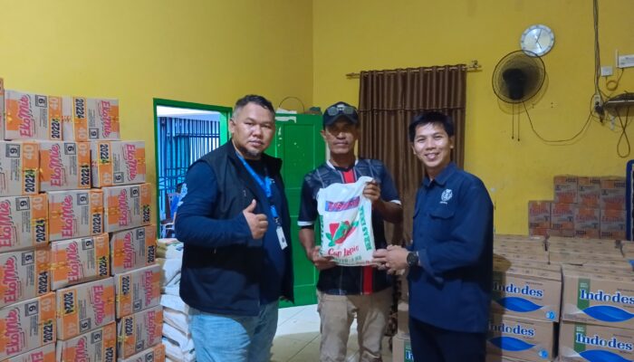 PT Aqua Farm Nusantara Salurkan Ratusan Sembako Untuk Korban Banjir Sumut