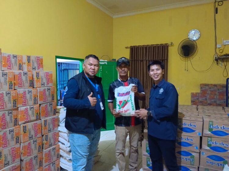 PT Aqua Farm Nusantara Salurkan Ratusan Sembako Untuk Korban Banjir Sumut