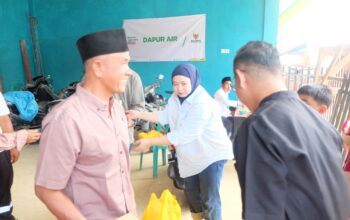 Ketua DPRD Sibolga Ansyar Afandi Perangin-angin Berbagi Jumat Berkah Untuk Warga Terdampak Longsor