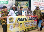 Golkar Bagikan Lampu Emergency Untuk Warga Aceh Tamiang