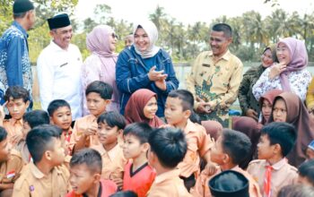 Wakil Bupati Madina Sambangi Warga Pulau Tamang Terdampak Angin Kencang