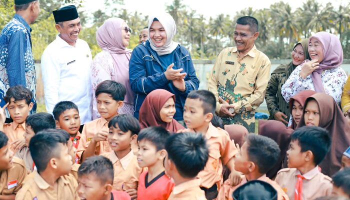 Wakil Bupati Madina Sambangi Warga Pulau Tamang Terdampak Angin Kencang