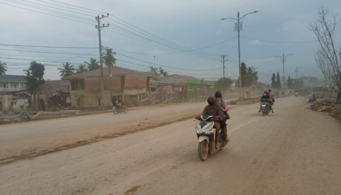 Lumpur Dan Debu Masih Selimuti Aceh Tamiang