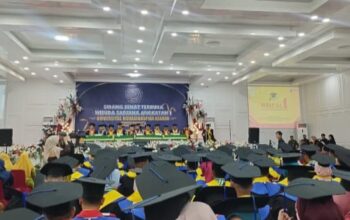 Sidang Senat Terbuka Wisuda Sarjana Angkatan I UMMAS