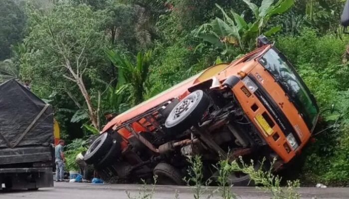 Arus Lalu Lintas Subulussalam – Pakpak Bharat Macet Panjang