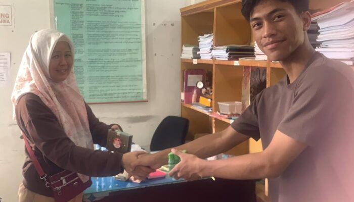 IKA SMANSA Tebingtinggi Bantu Korban Banjir Aceh