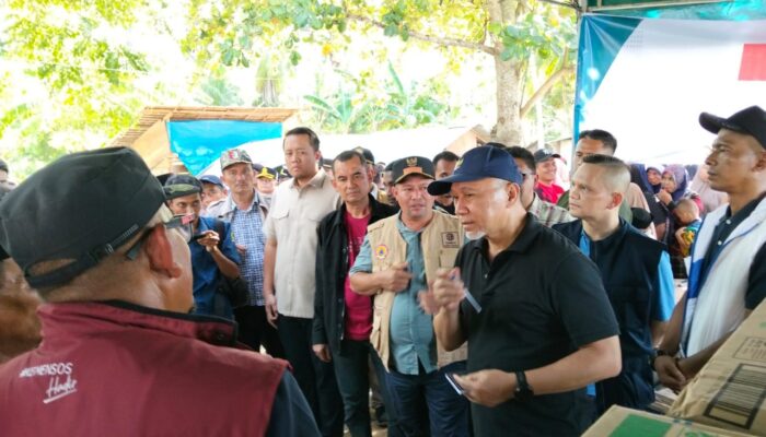 Menko Pangan, Zulkifli Hasan: Aduh Berat Sekali, Seumur Hidup Belum Pernah Lihat Banjir Seperti Ini