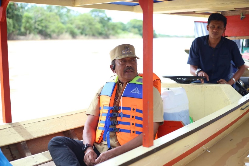 Empat Jam Melawan Arus, Bupati Madina Mohon Maaf Saat Tiba Di Siulangaling